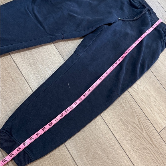 Under Armour Logo Black Joggers Sz XL Distressed Loungewear Comfy Relaxed - Picture 7 of 10